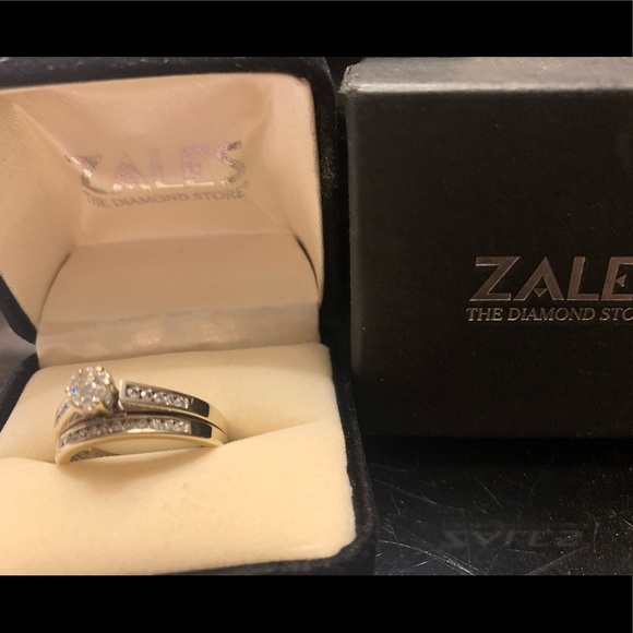 1/2 CT.Diamond Flower Bridal Set in 14K White Gold - Picture 6 of 7